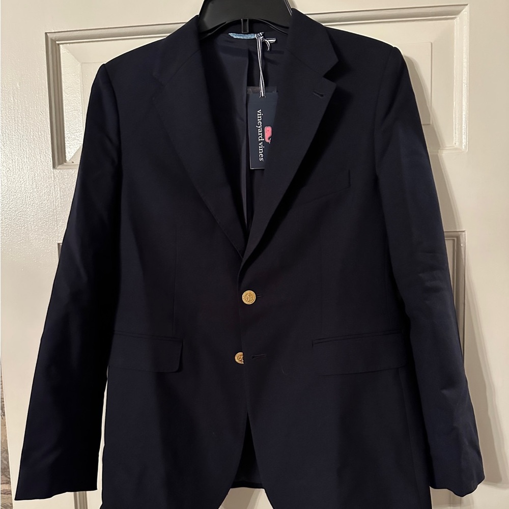NWT Vineyard Vines Classic Navy Blazer with Gold Buttons. Boys Size 18